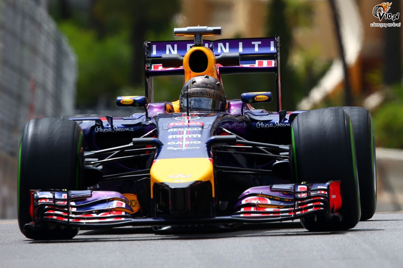 Vettel spowolniony problemami z ERS