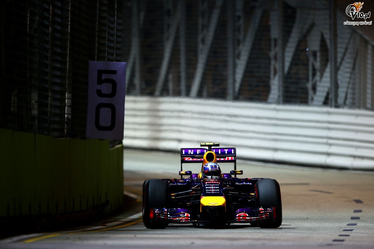 GP Singapuru - kwalifikacje: Hamilton pokona Rosberga o siedem tysicznych