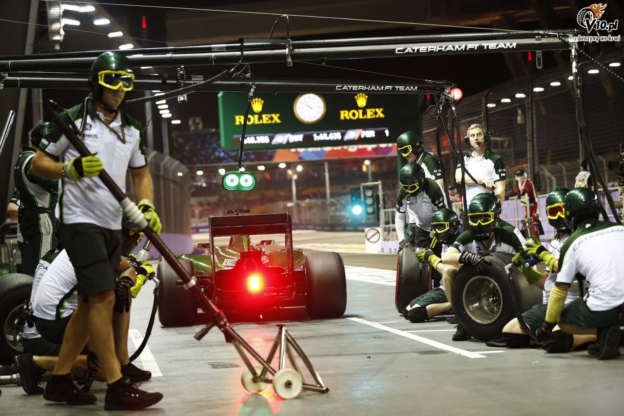 GP Singapuru - kwalifikacje: Hamilton pokona Rosberga o siedem tysicznych