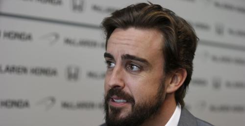 Alonso nie odzywa się na odprawach kierowców F1