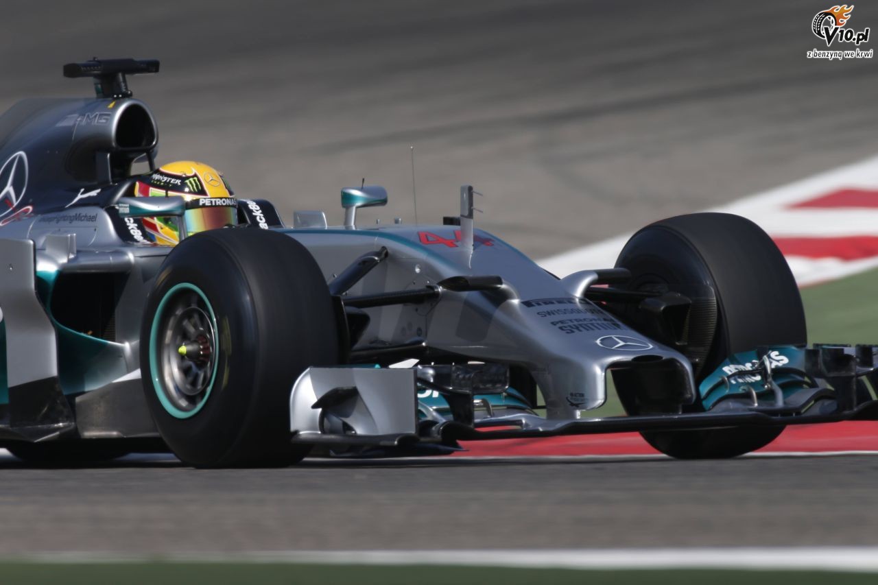 Testy F1 w Bahrajnie: Hamilton daleko przed rywalami w poranek 3. dnia