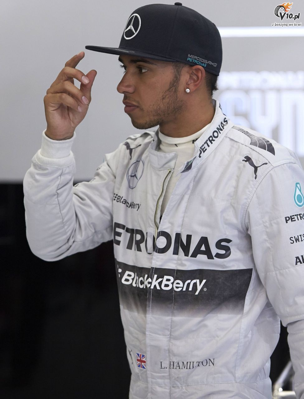 Testy F1 w Bahrajnie: Hamilton daleko przed rywalami w poranek 3. dnia