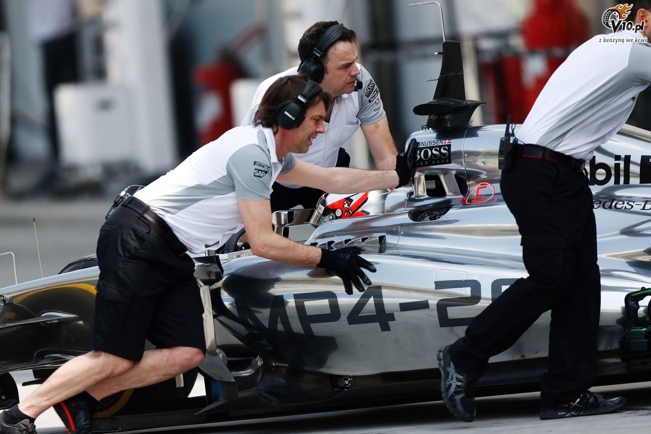 II testy F1 w Bahrajnie 2014 - dzie pierwszy