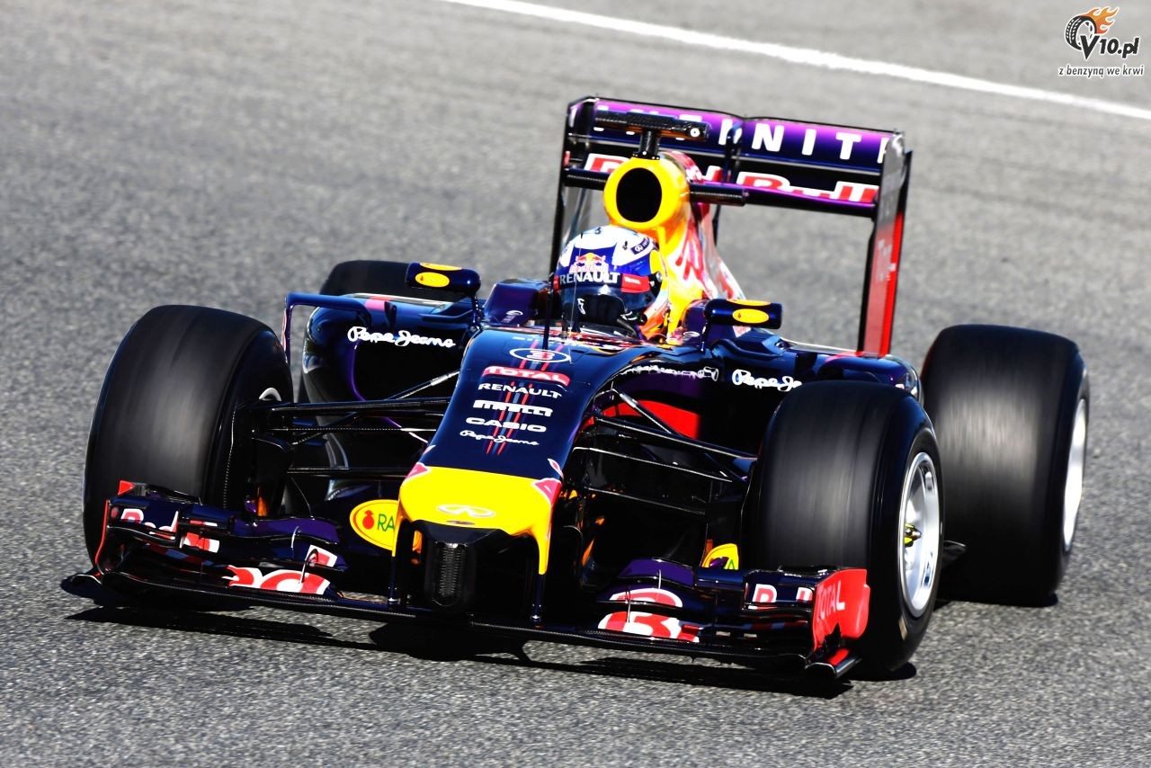 Testy F1 w Bahrajnie: Hamilton daleko przed rywalami w poranek 3. dnia