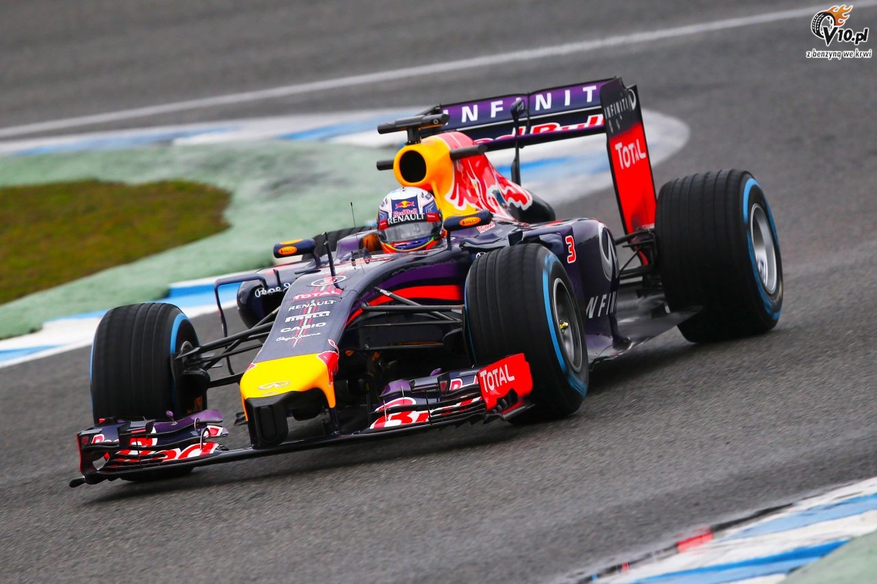 Nowe kierownice do bolidw F1 z duymi wywietlaczami LCD