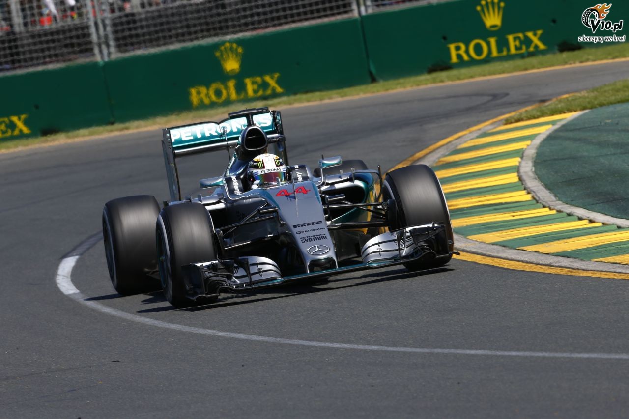 GP Australii - wycig: Hamilton na czele dubletu Mercedesa, 11 bolidw na mecie