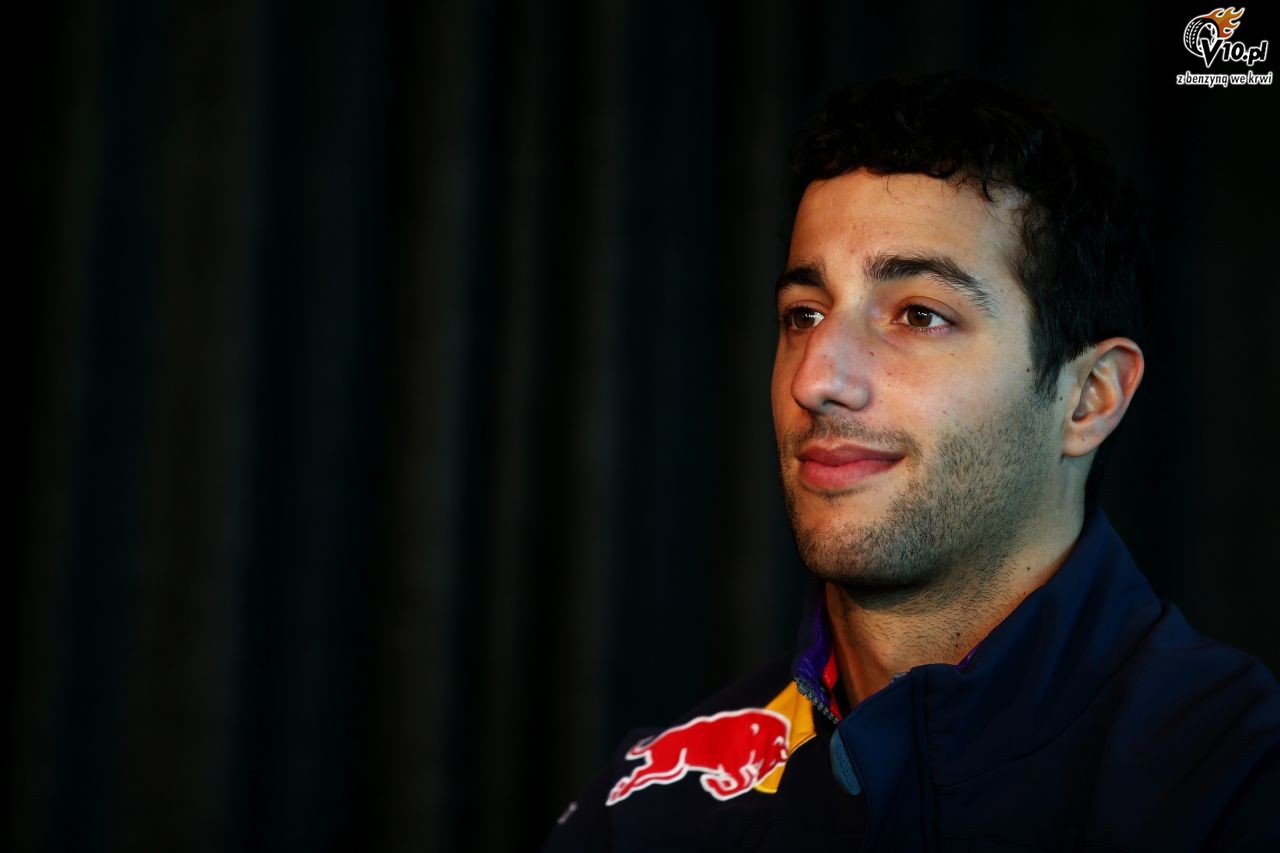 Red Bull wzywa FIA do spowolnienia Mercedesa