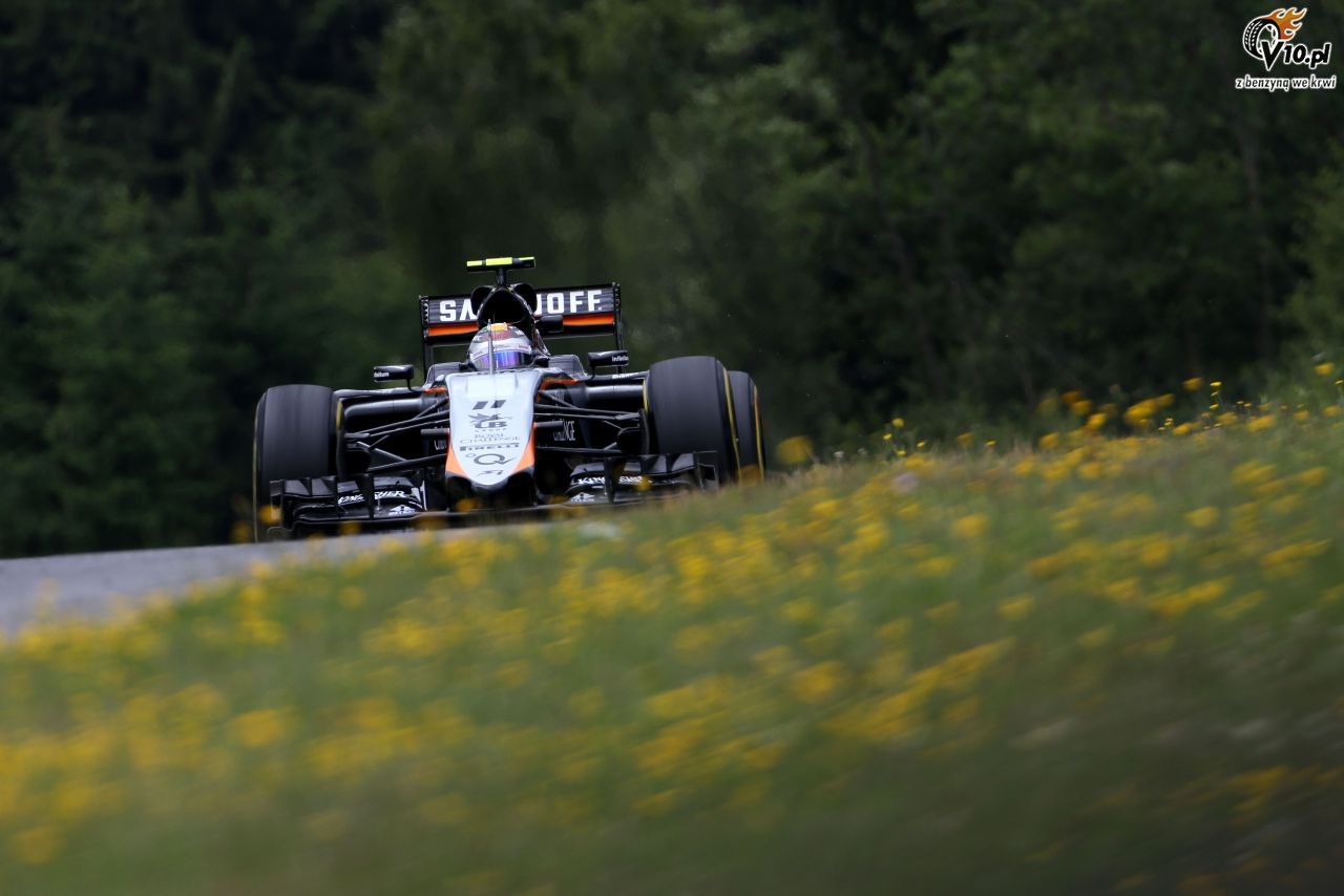 GP Austrii - 3. trening: Vettel najszybszy przed deszczem