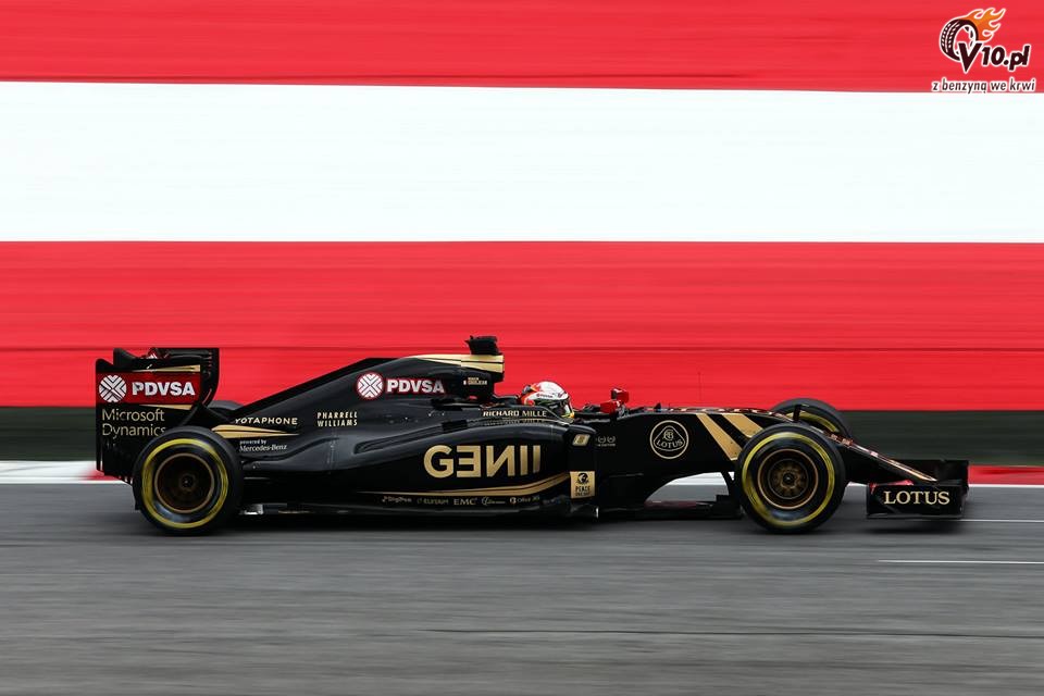 GP Austrii - wycig: Rosberg wygra z Hamiltonem, wielka kraksa Raikkonena i Alonso