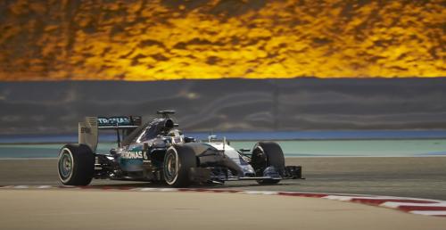 GP Bahrajnu - wycig: Hamilton ocala przed Raikkonenem