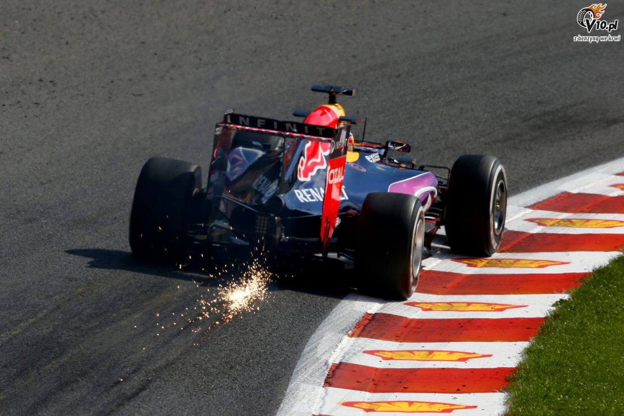 Ricciardo przejeda Eau Rouge w ulizgu