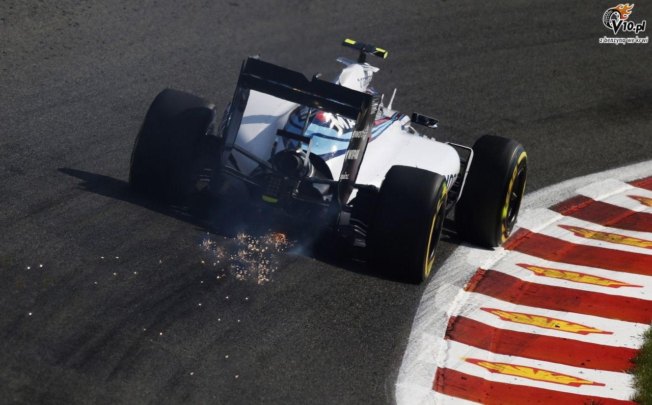 Spa - kwalifikacje: Hamilton pewnie pokonuje Rosberga