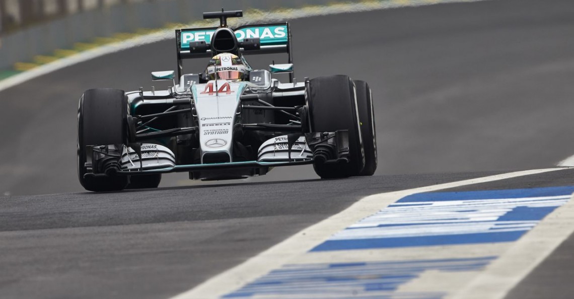 GP Brazylii - 3. trening: Hamilton nieznacznie szybszy od Rosberga mimo problemów