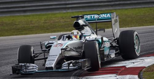 GP Chin - 1. trening: Hamilton i Mercedes zdecydowanie najszybsi