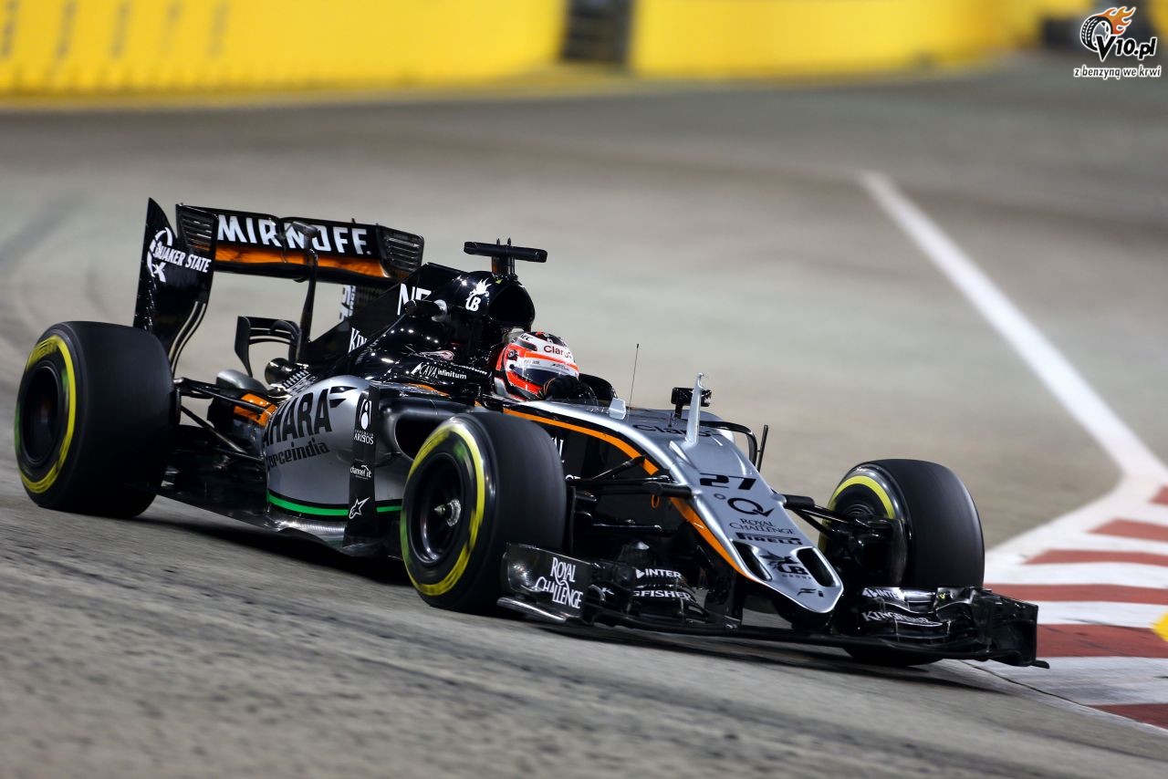 GP Singapuru - wycig: Zwycistwo Vettela, klska Hamiltona, intruz na torze