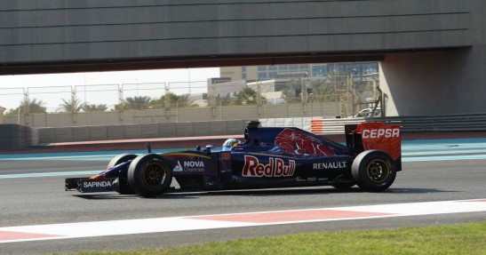 Testy opon w F1 po GP Abu Zabi 2015