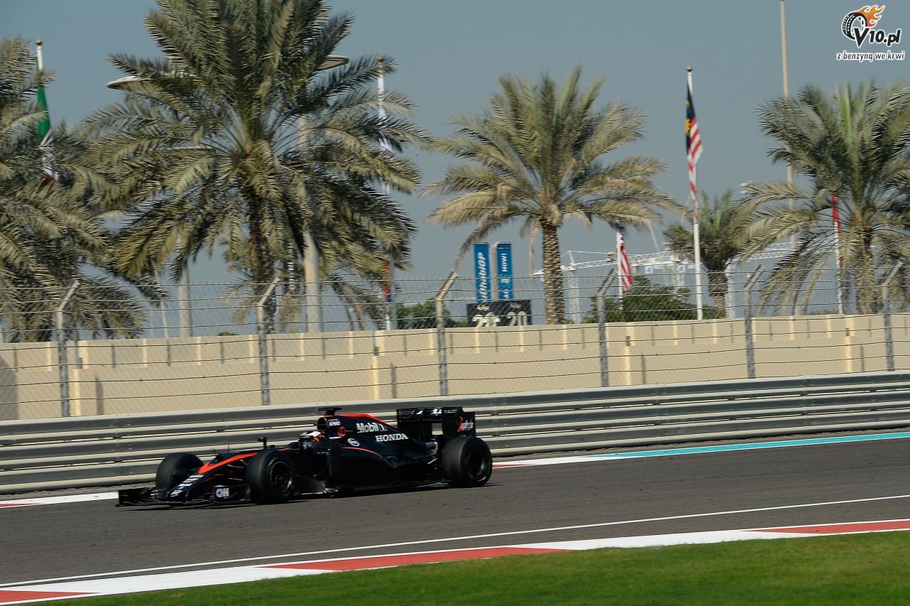 Testy opon w F1 po GP Abu Zabi 2015