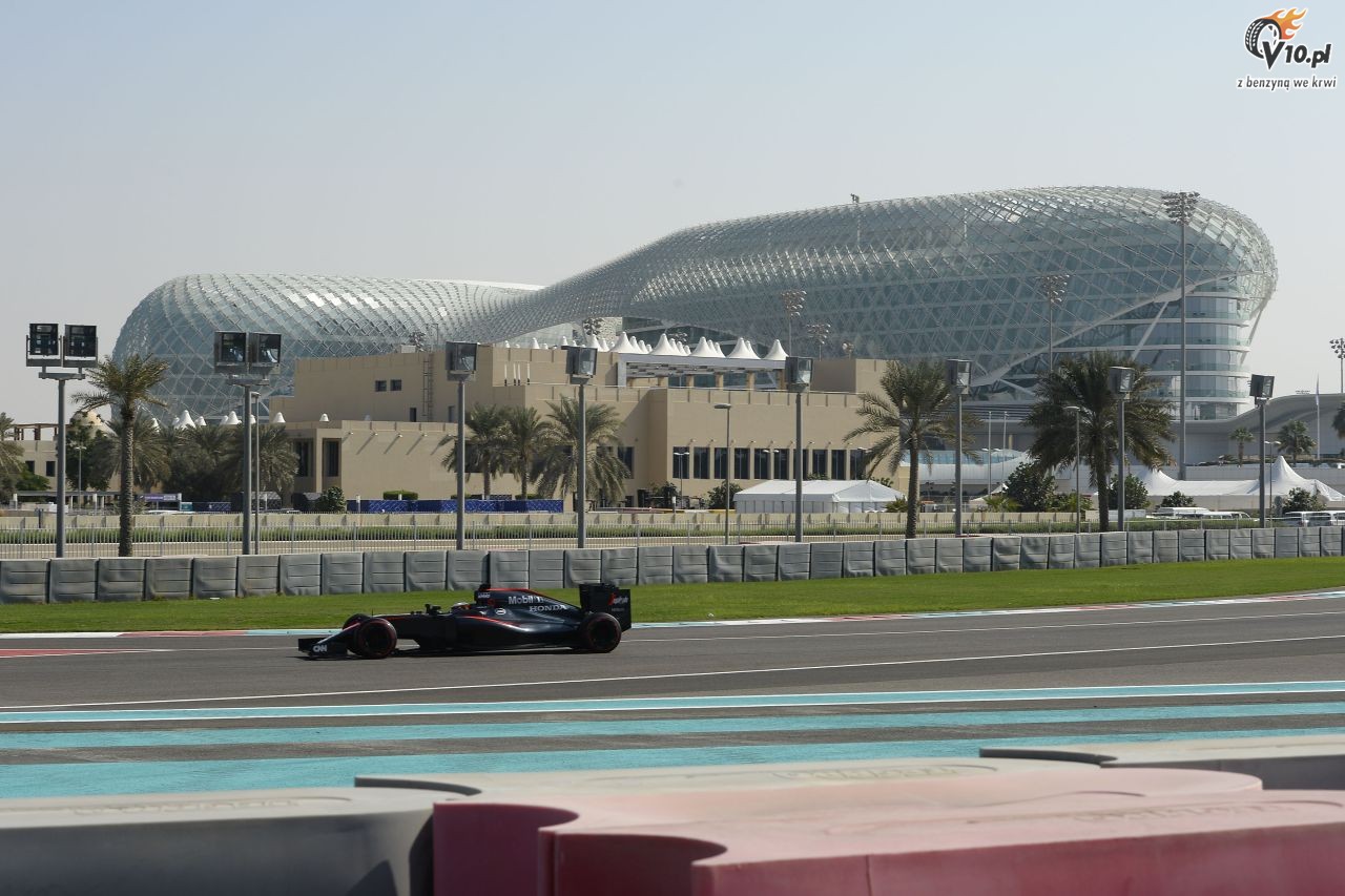 Testy opon w F1 po GP Abu Zabi 2015