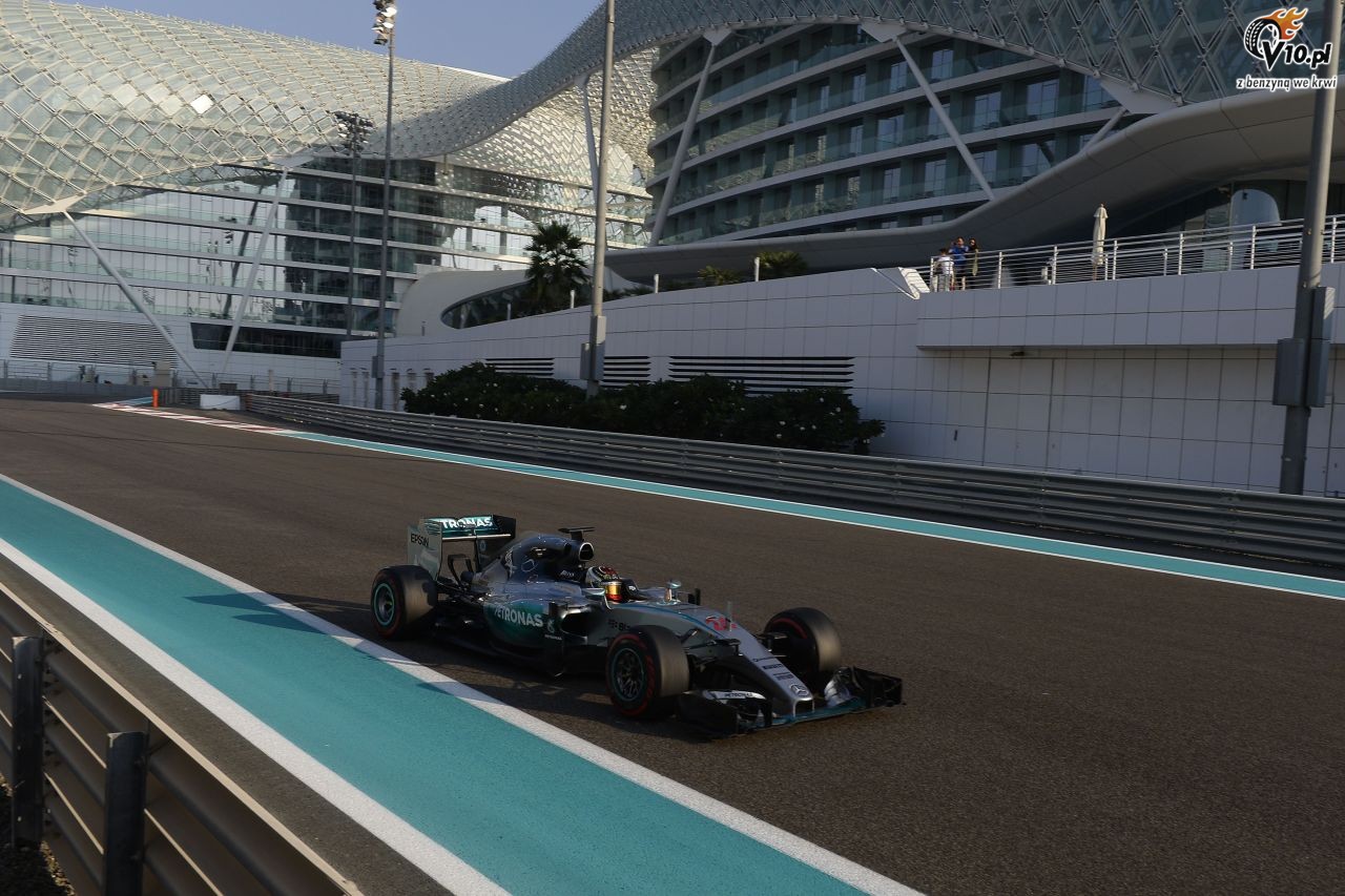 Testy opon w F1 po GP Abu Zabi 2015