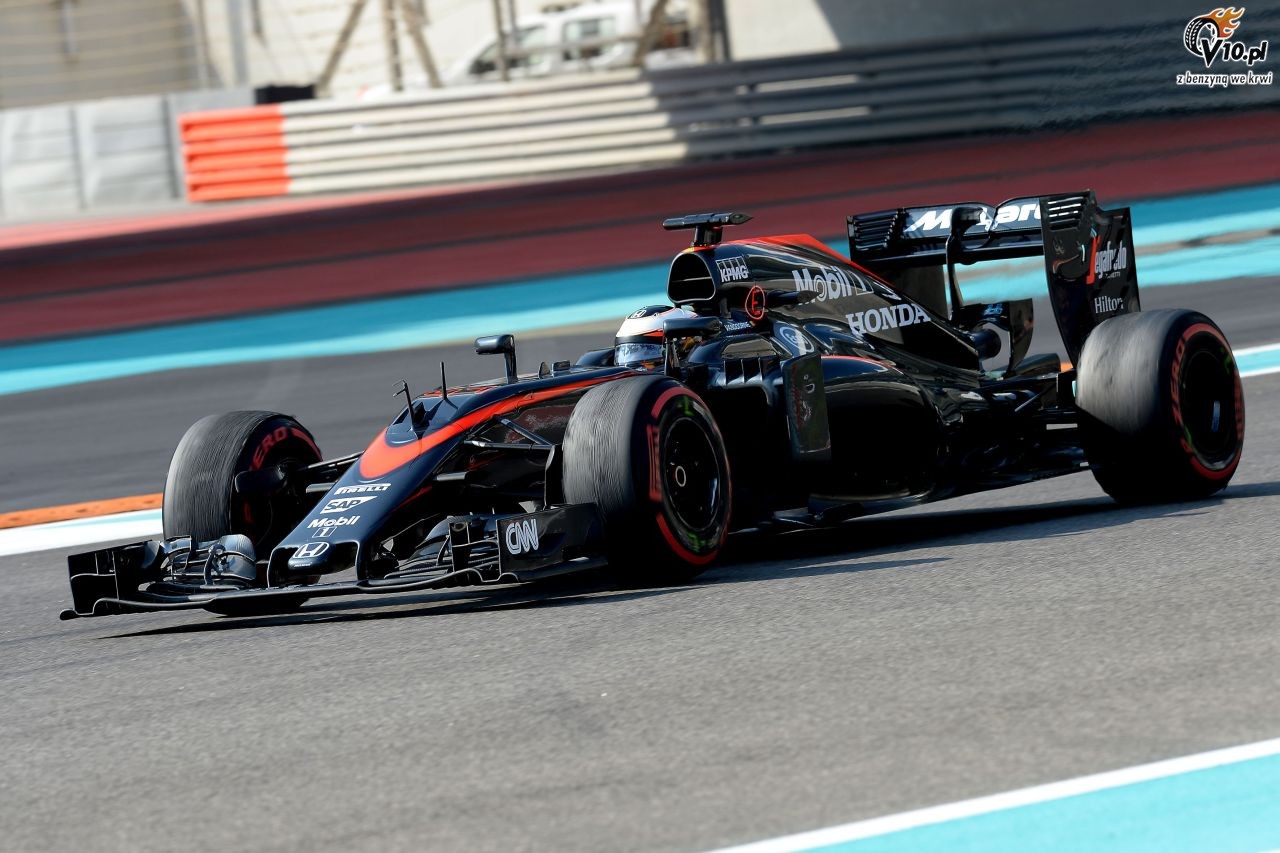 Testy opon w F1 po GP Abu Zabi 2015