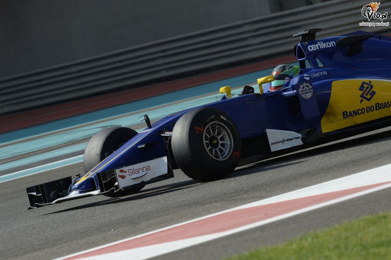 Testy opon w F1 po GP Abu Zabi 2015