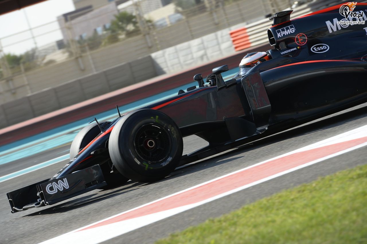 Testy opon w F1 po GP Abu Zabi 2015