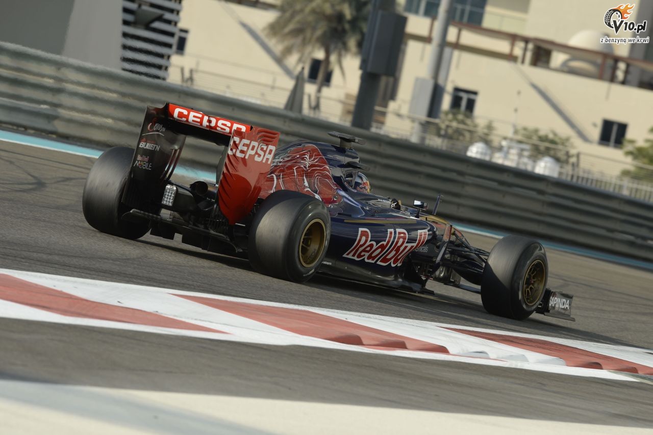 Testy opon w F1 po GP Abu Zabi 2015