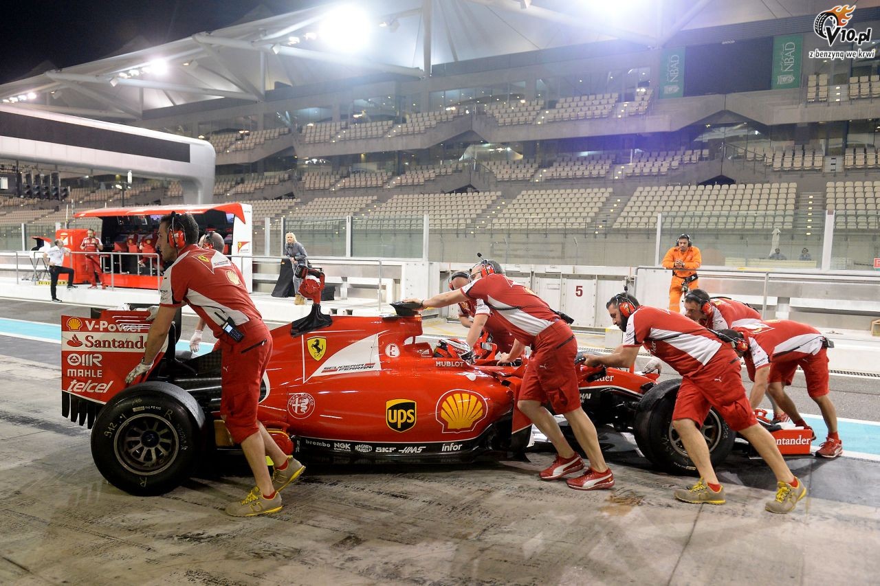 Testy opon w F1 po GP Abu Zabi 2015