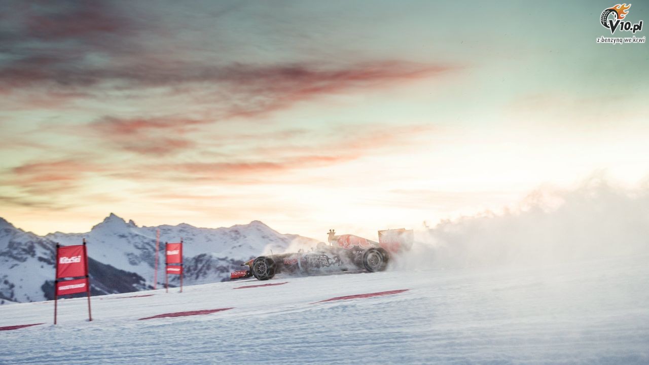 Bolid F1 w Alpach