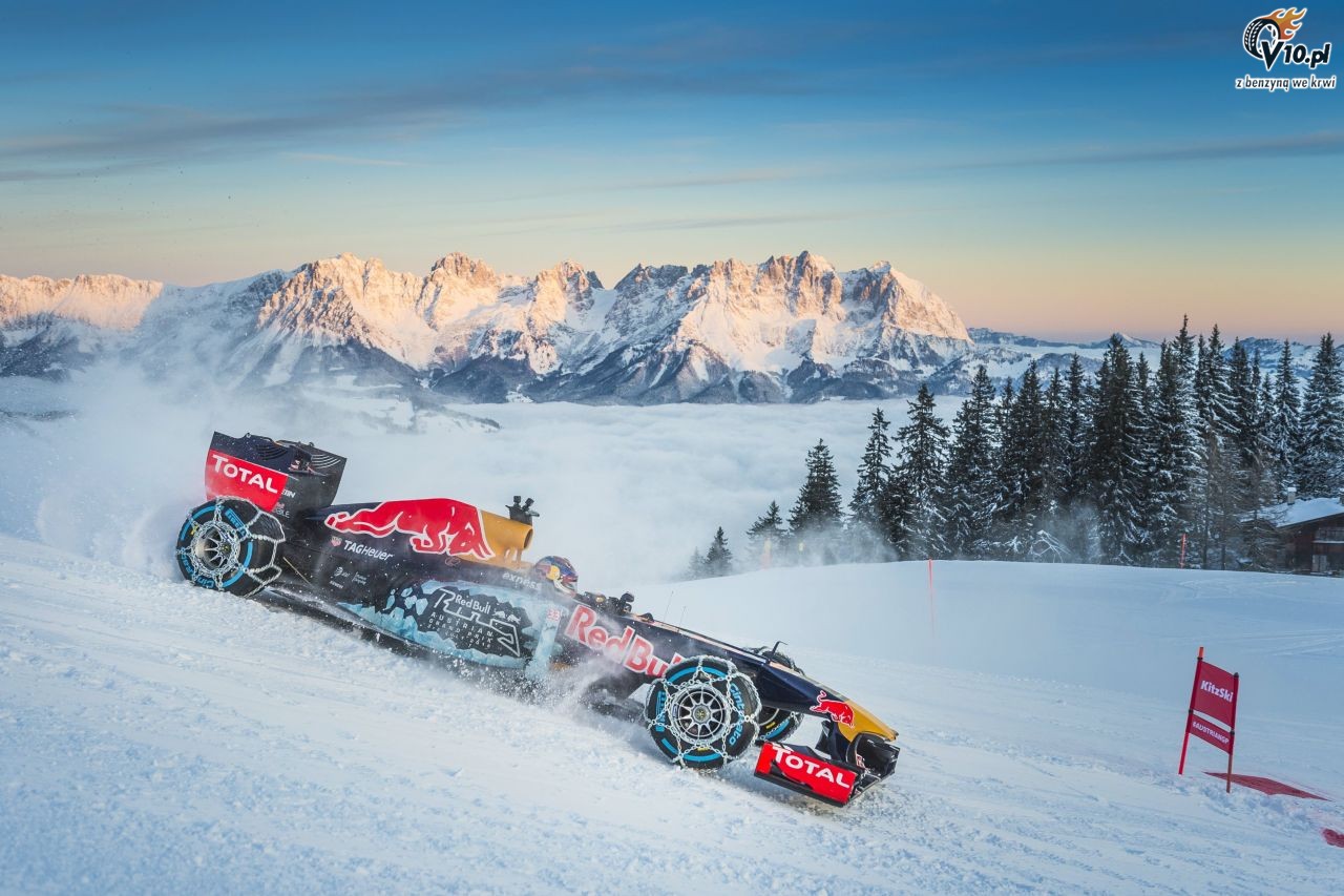 Bolid F1 w Alpach