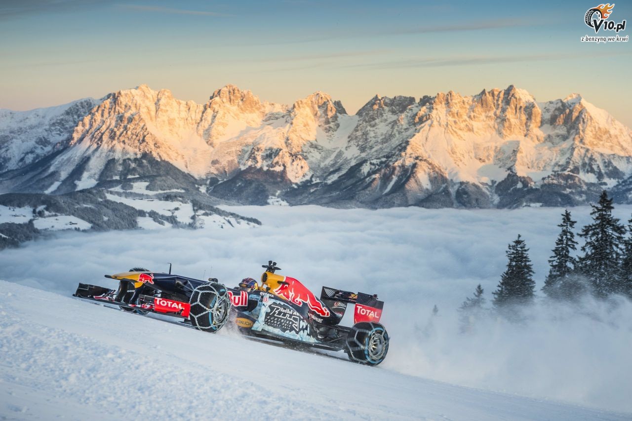Bolid F1 w Alpach