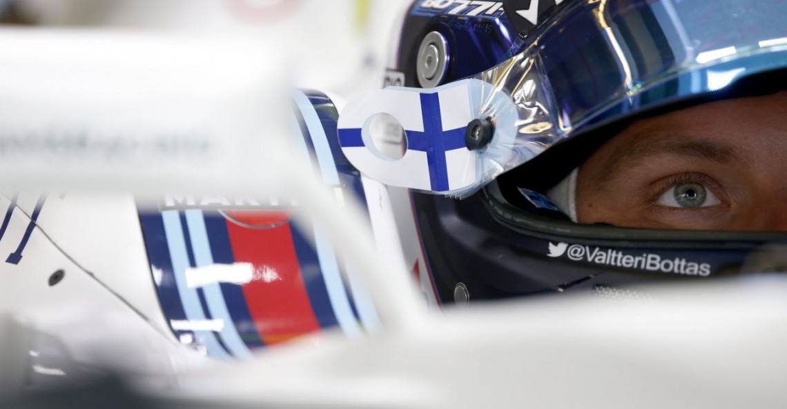 Kierowcy F1 mają zakaz wyrzucania zrywek z wizjera kasku na tor