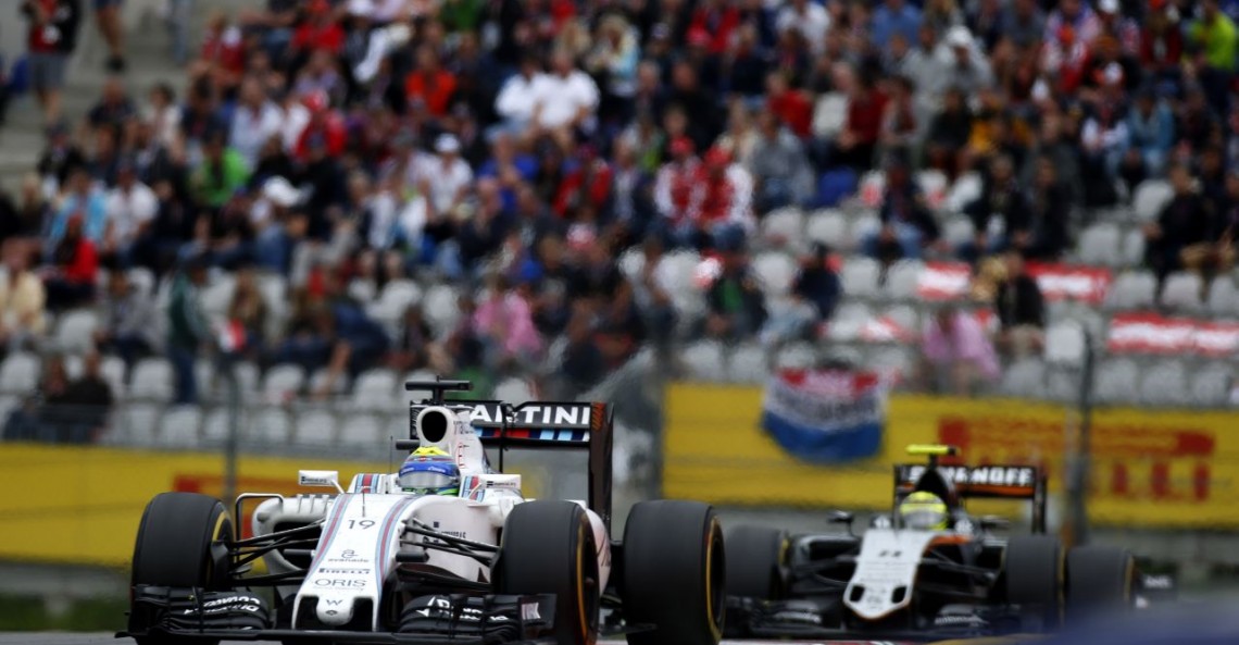 Force India chce przekonać do siebie Pereza pokonaniem Williamsa