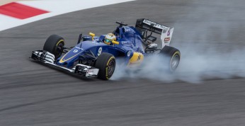 Sauber znów spóźnia się z wypłatami