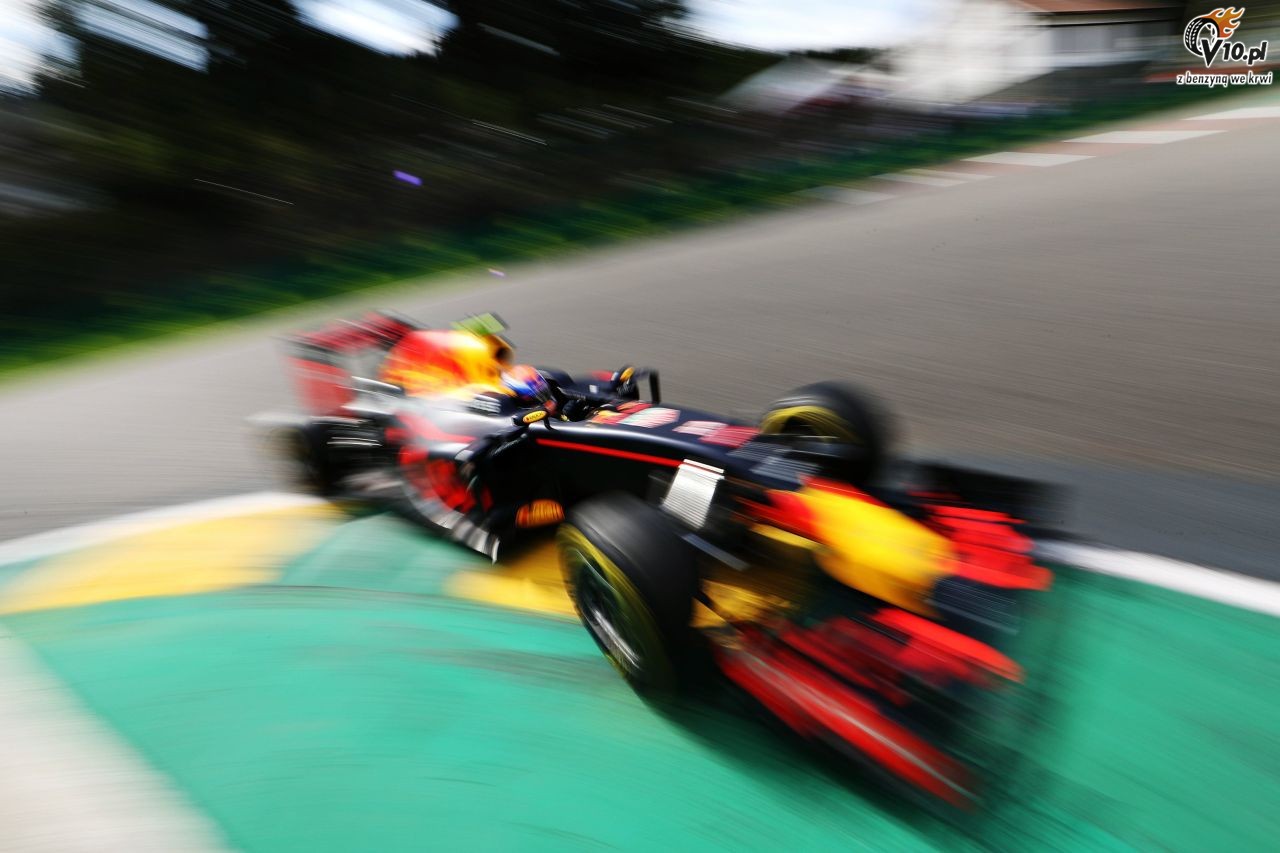 Hamilton o Verstappenie: Dajcie chopakowi spokj