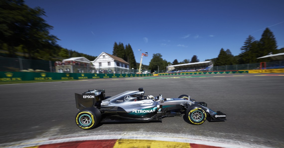 Mercedes doradza F1 zamknięcie luki w zasadach karania za przekroczenie limitu silników