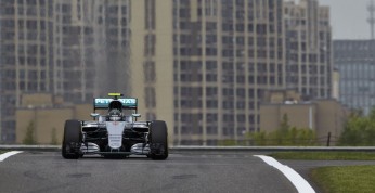 GP Chin - kwalifikacje: Rosberg na pole position, Hamilton na...