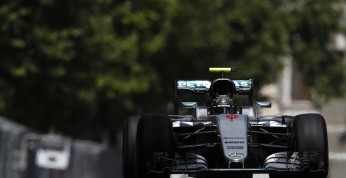 Kwalifikacje F1 w Baku - Rosberg na pole position, wypadek Hamiltona