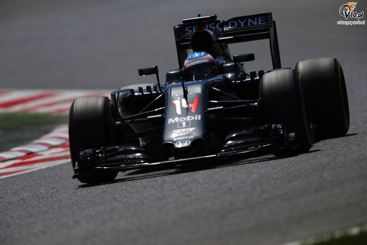 Alonso uwaa bolid McLarena za lepszy od Ferrari