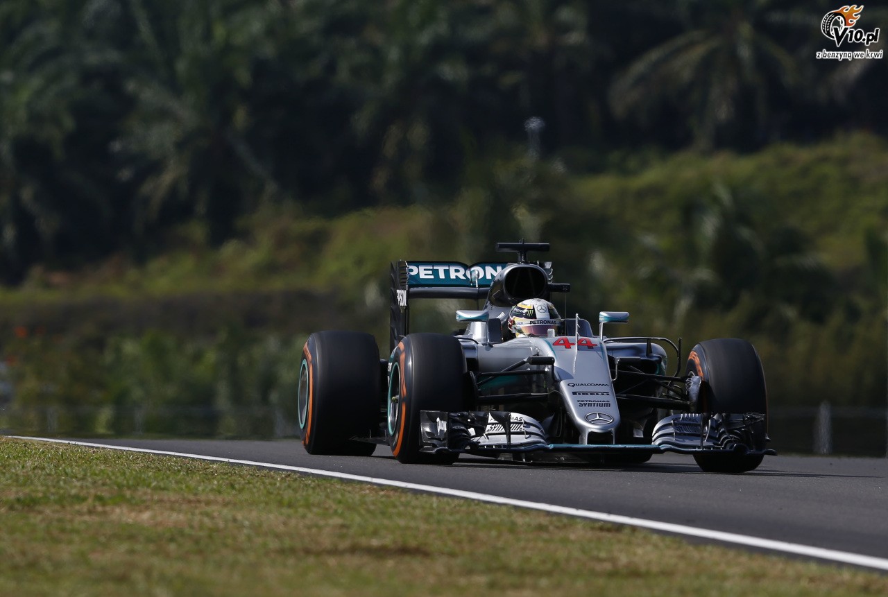 Vettel przeprosi Rosberga za wypadek