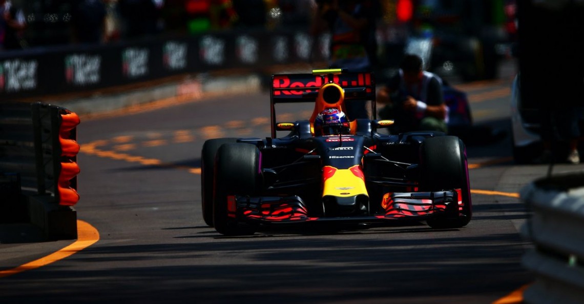 Verstappen wystartuje z alei serwisowej, Magnussen uniknął kary