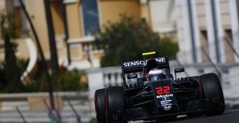 Alonso: Incydent z pokrywą studzienki kanalizacyjnej kolejnym...