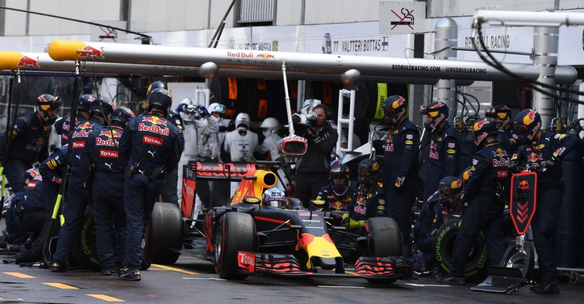 Red Bull wyciąga wnioski z zepsutego pit-stopu Ricciardo