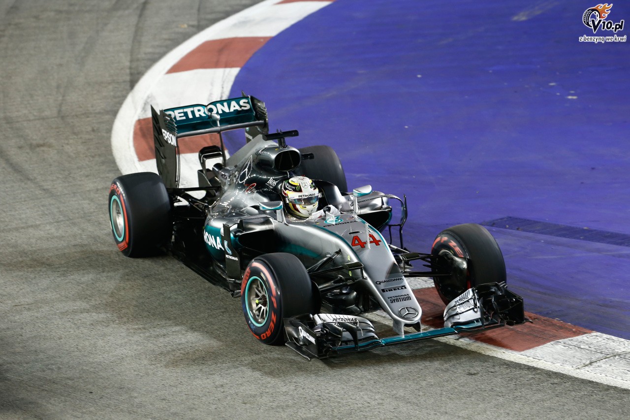 GP Singapuru - kwalifikacje: Rekordowo szybki Rosberg, klska Vettela