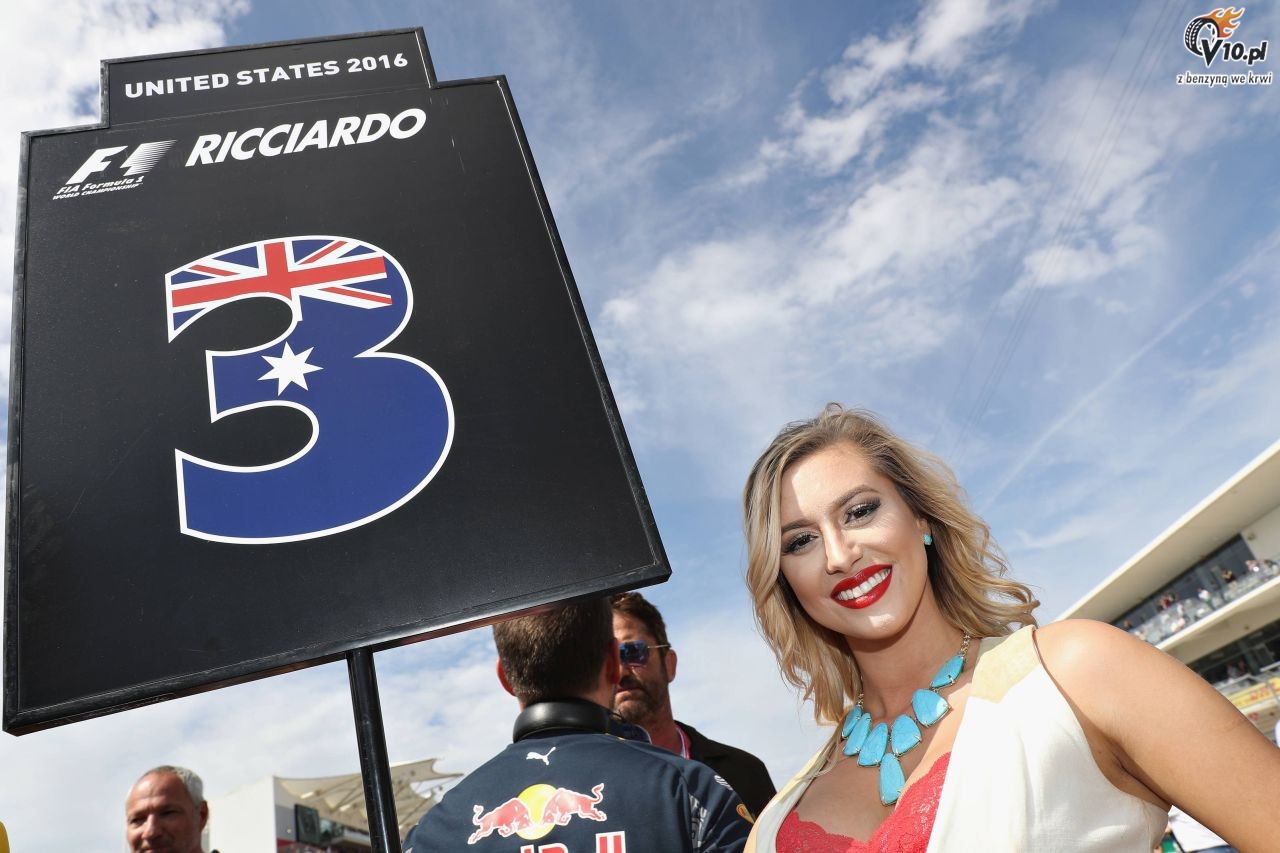 Grid Girls - padziernik 2016