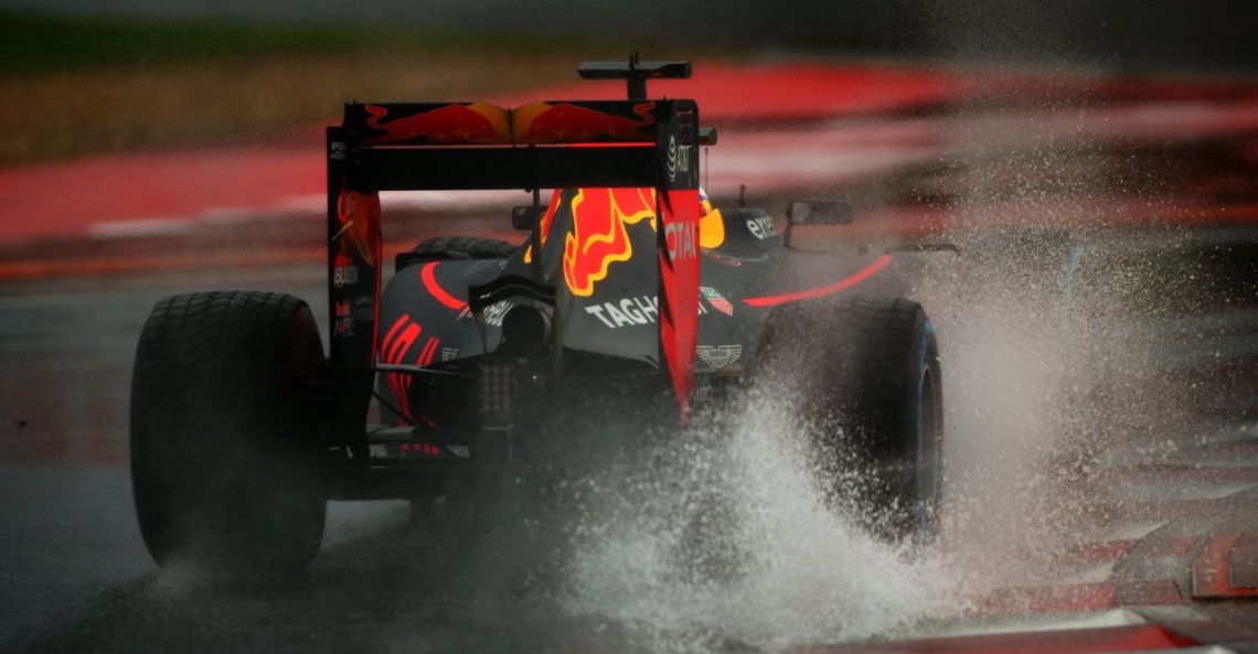 Deszczowe opony Pirelli w F1 znowu nie spełniły oczekiwań
