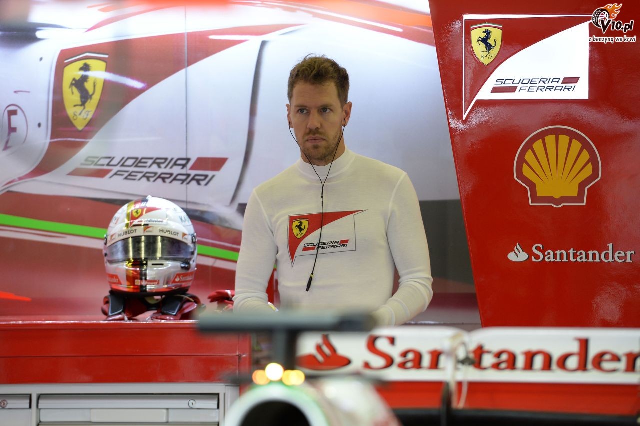 Vettel z kar cofnicia na starcie