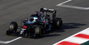 Alonso wierzy w stawanie na podium na późniejszym etapie sezonu 2016