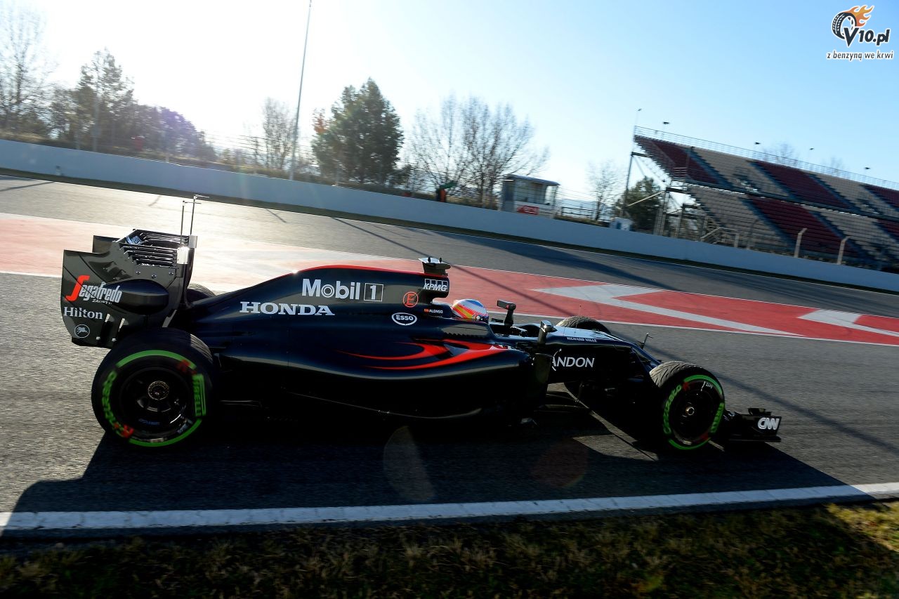 McLaren i Honda 'troch w tyle' z rozwojem silnika