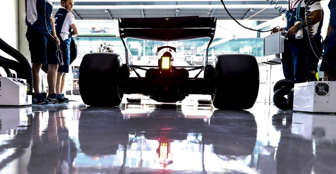 Bolidy F1 powinny być odwrotnością elektrycznych aut drogowych wg Hornera